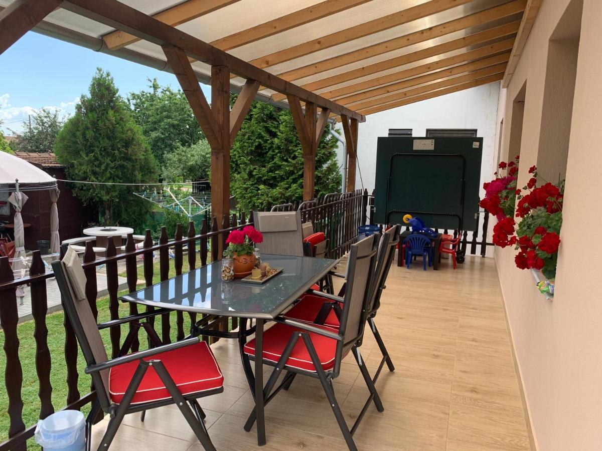 Nagcsalados Rozsa Apartman Balatonlelle Luaran gambar