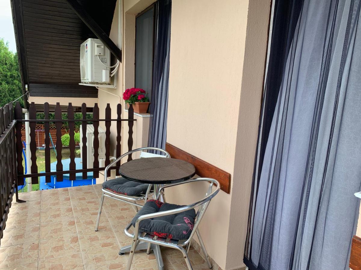Nagcsalados Rozsa Apartman Balatonlelle Luaran gambar