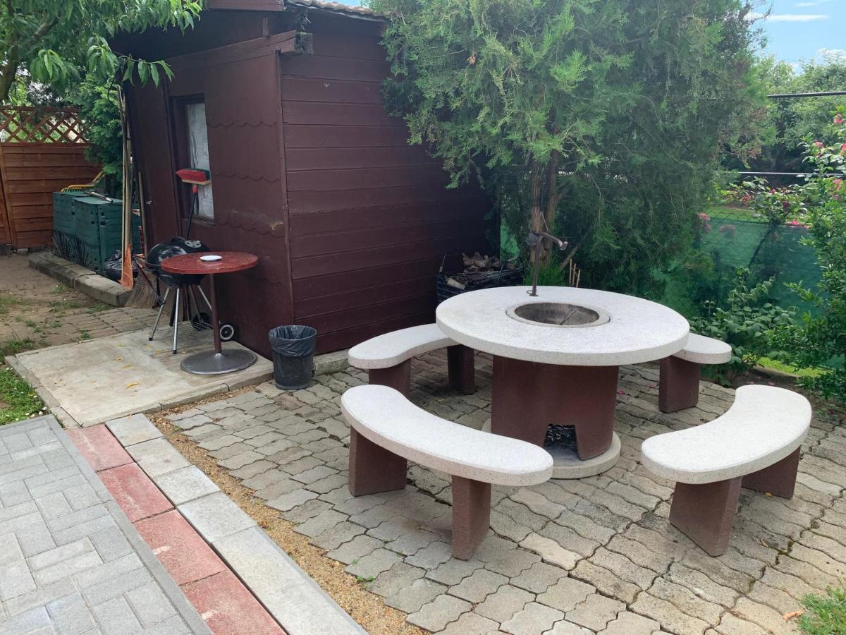Nagcsalados Rozsa Apartman Balatonlelle Luaran gambar