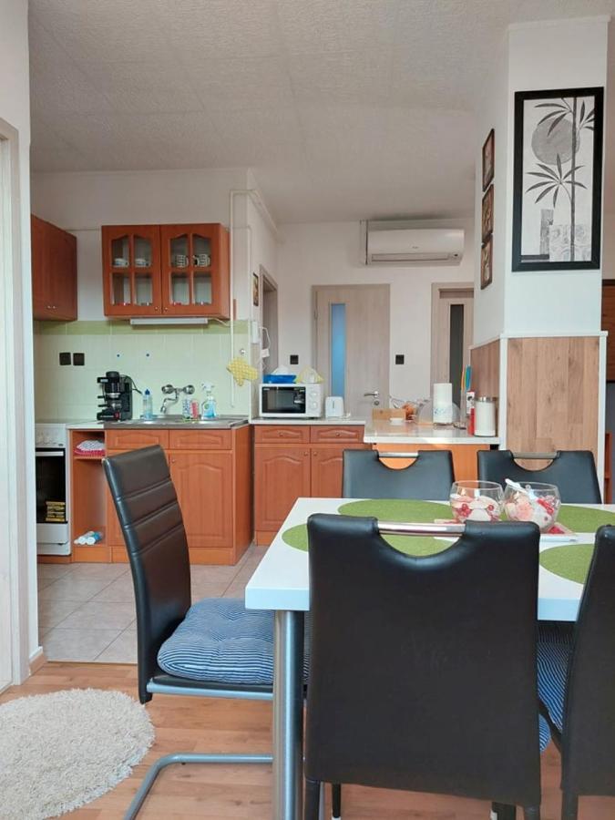 Nagcsalados Rozsa Apartman Balatonlelle Luaran gambar
