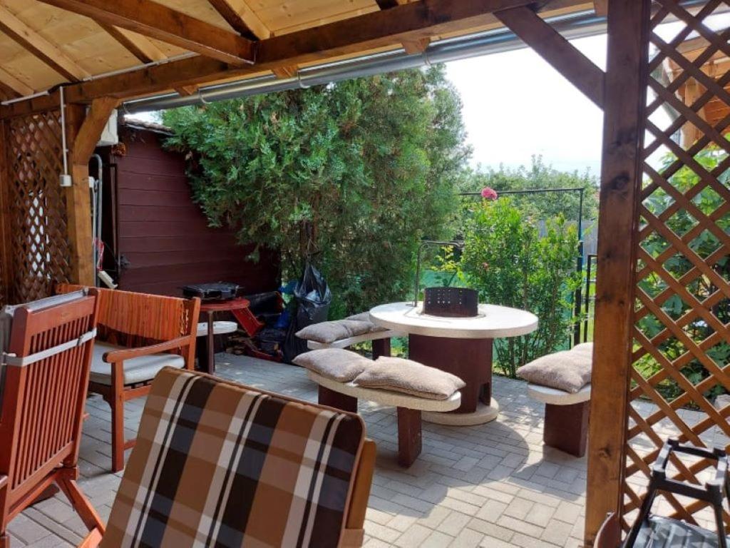Nagcsalados Rozsa Apartman Balatonlelle Luaran gambar