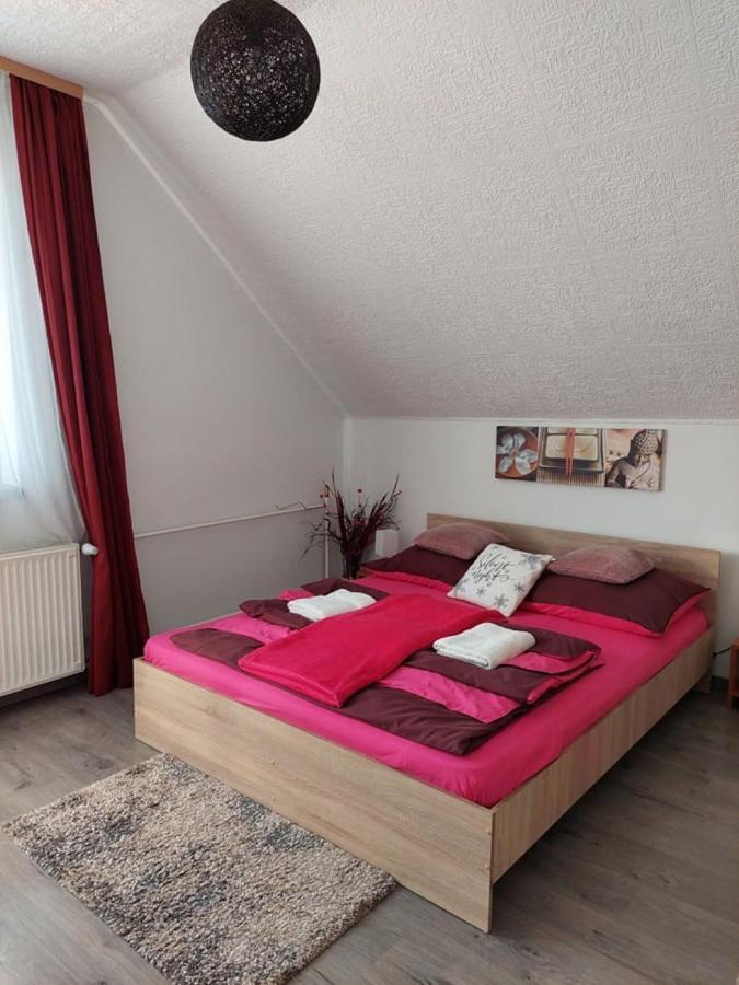 Nagcsalados Rozsa Apartman Balatonlelle Luaran gambar